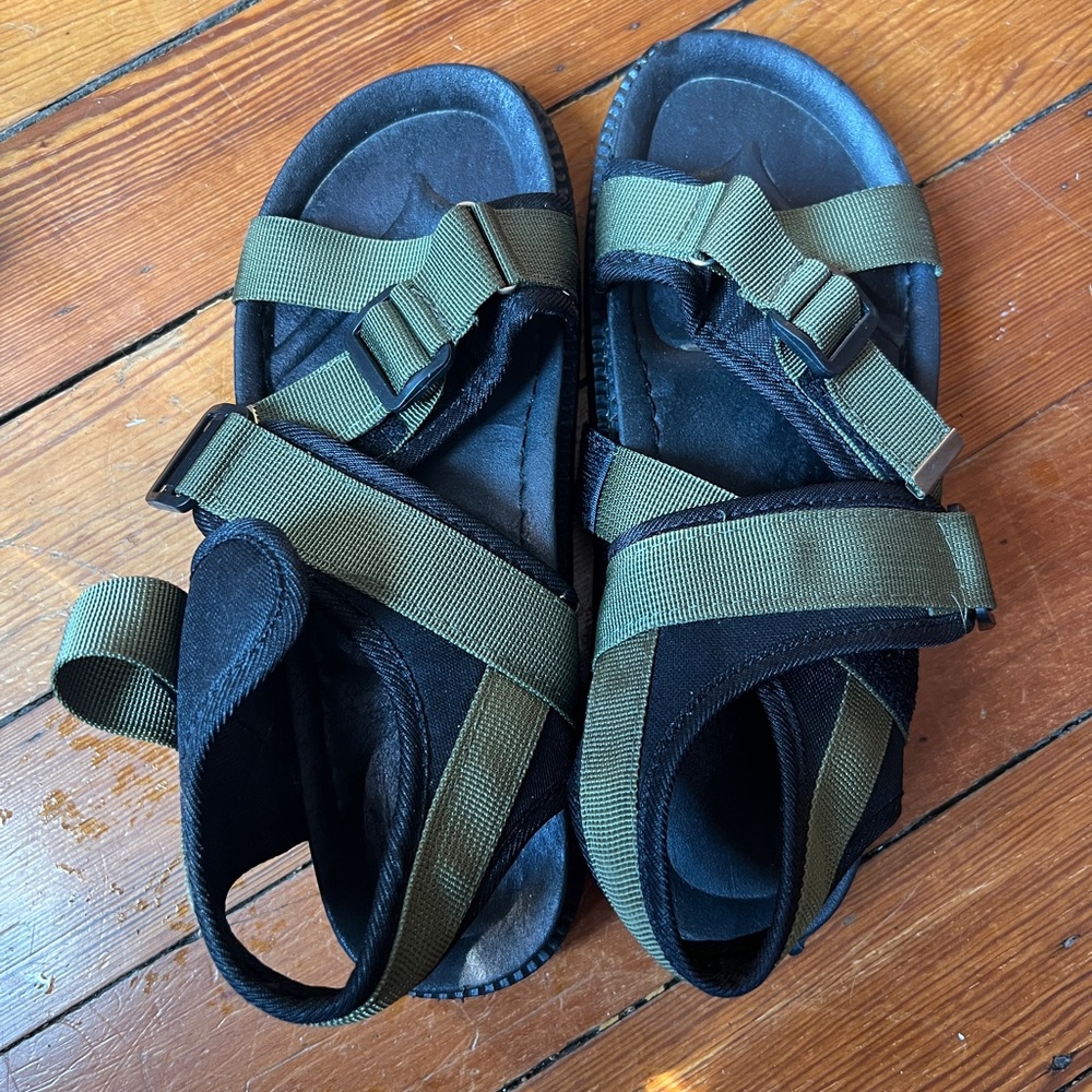 Cute platform Velcro green and black sandals sandals